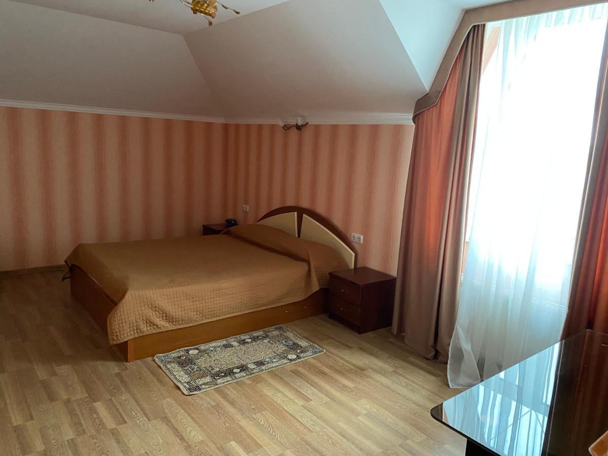 Hotel Гостинний Маєток à Myla Extérieur photo