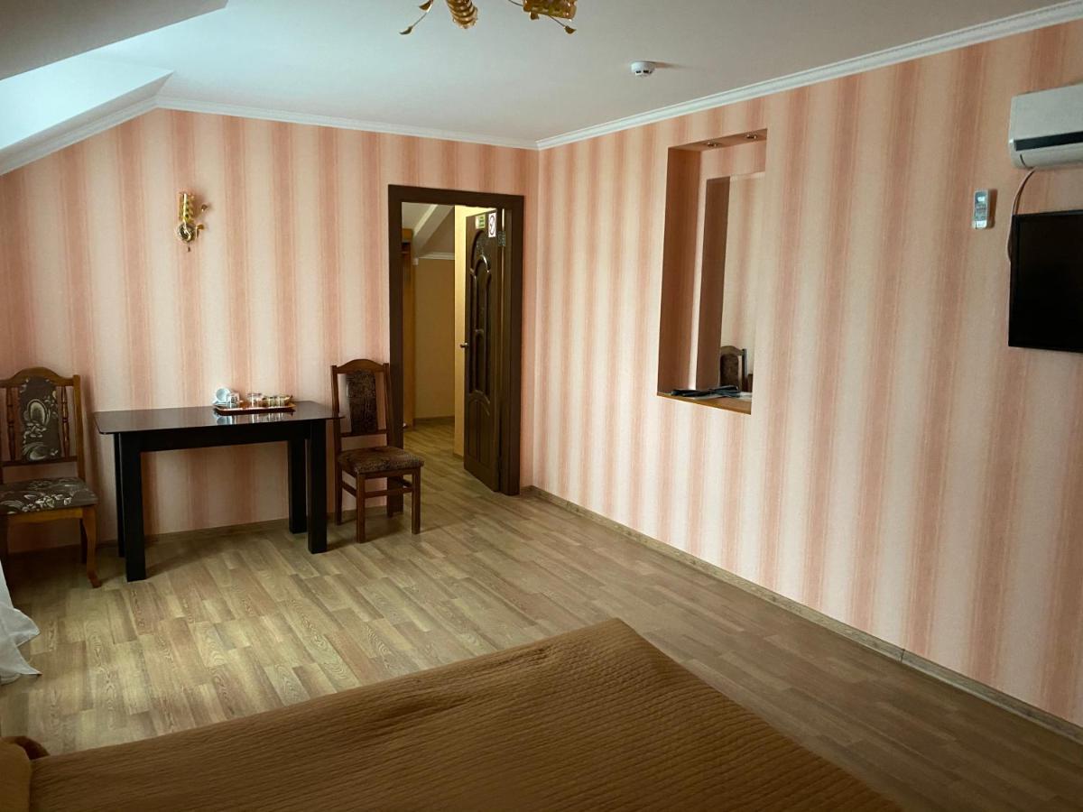 Hotel Гостинний Маєток à Myla Extérieur photo